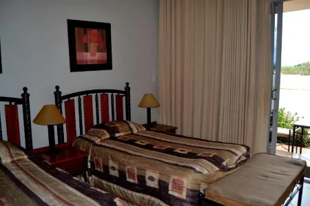 Ya Rena Guest House Отели в г. Groblersdal