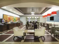 Comfort Inn & Suites Port Charlotte-Punta Gorda - parking