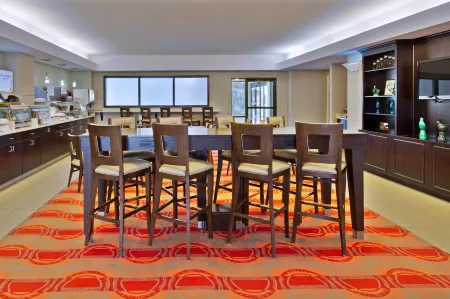 Holiday Inn Express Harrisburg I-81 - Hershey by IHG Отели в г. Скайлайн Вью