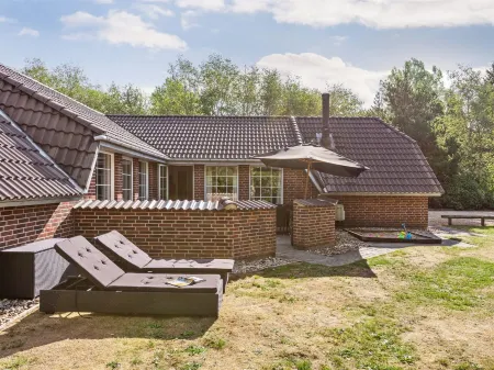 "Friederk" - 12km from the Sea Отели в г. Варде