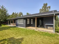 "Emely" - 700m from the Sea Hotels near Dalbyhuse strand