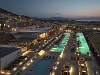 The Royal Senses Resort Crete, Curio Collection by Hilton - Uima-altaat
