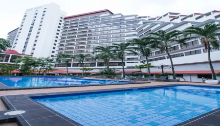 York Hotel Отели рядом с достопримечательностью «E-Waves Fishbyte Pte Ltd»