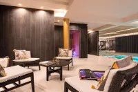 Yac Paris Clichy, A Member of Radisson Individuals - piscina
