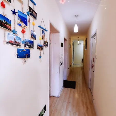 See Sea Youth Hostel (Qingdao May 4th Square Store)
