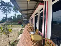Guest House Bukit Indah Simarjarunjung Hotel dekat Gereja HKI Pangkalan Buntu Atas
