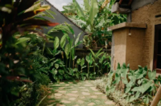 Sarini Villas Pura Dalem Maya Blahbatuh附近的飯店