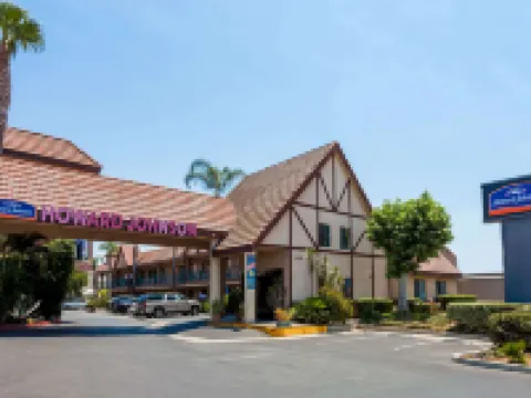 Howard Johnson by Wyndham Norco Hotels in Norco