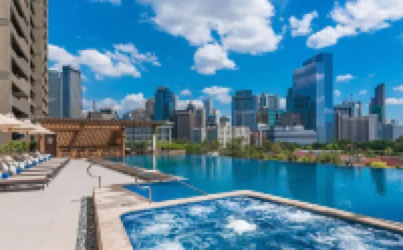 Discovery Primea, Manila