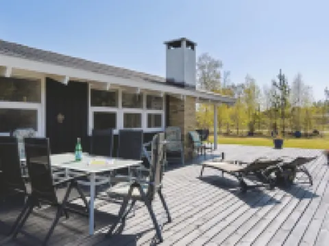 "Alvine" - 475m from the Sea