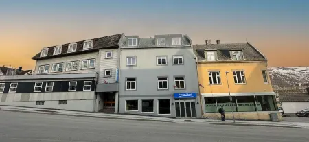 Enter Skansen Hotel Отели рядом с достопримечательностью «The Arctic Alpine Botanic Garden»