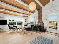 "Arbnora" - 400m from the Sea Hotels in Bjerregard