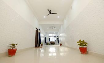 Hotel Swastik "free Pick up from Station & airport"
