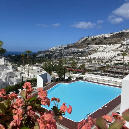 Modern Family Duplex with Access to the Pool