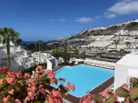 Modern Family Duplex with Access to the Pool - Mountain view