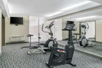 Quality Inn & Suites Banquet Center Hotels in Livonia