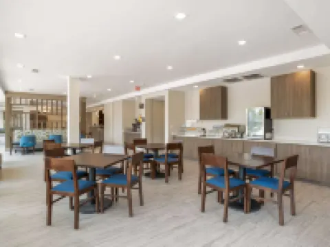 Comfort Inn & Suites Destin Near Henderson Beach Hotels in Destin