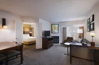 Residence Inn Austin the Domain Area Hotel dekat Jembatan Pennybacker