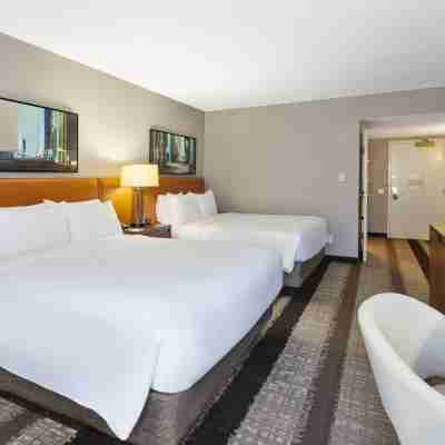 Crowne Plaza Hotel Dulles Airport, an IHG Hotel Rooms