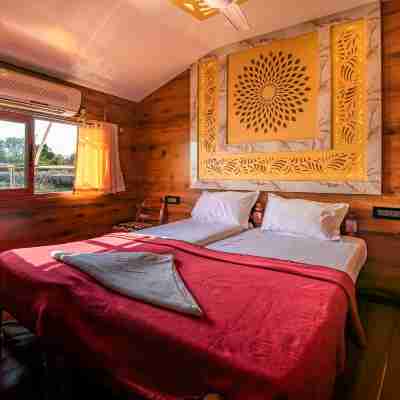 Coco Houseboats Rooms