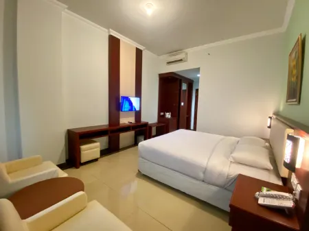 Hotel Tosan Solo Baru Отели в г. Grogol