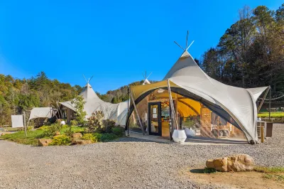Under Canvas Great Smoky Mountains Hotel di Sevier County