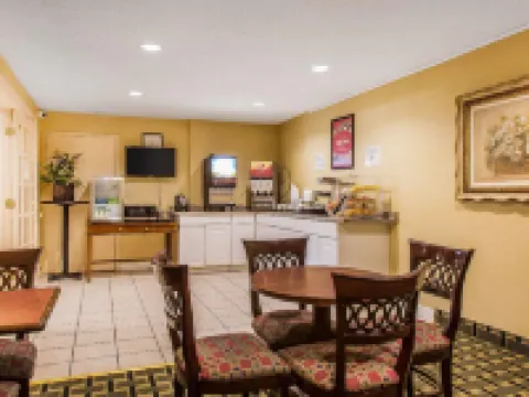 エコノ ロッジ ミリデール - サウシングトン サウシングトンのホテル