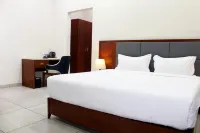 Ixoras Hotel - parking