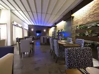 The J Hotel & Spa โรงแรมใกล้สวนสนุกเบรุตลูนาพาร์ค