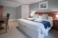 Fletcher Coach House - 3 Bedroom Cottage - Pendine - Villas