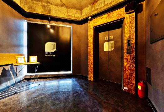 자우리호텔 외경