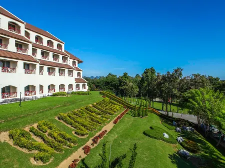 Sir James Resort