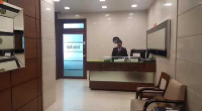 Bentley Hotel, Marine Drive