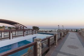 Costa Lindia Beach