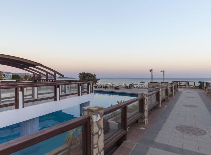 Costa Lindia Beach