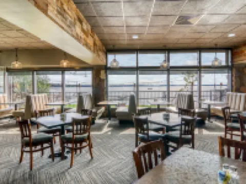 Holiday Inn DETROIT LAKES - LAKEFRONT by IHG Hotels in Becker County