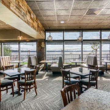 Holiday Inn DETROIT LAKES - LAKEFRONT by IHG
