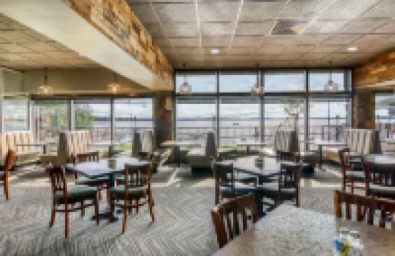 Holiday Inn DETROIT LAKES - LAKEFRONT by IHG