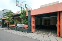 Homestay Syariah Dekat Gembira Loka by Simply Homy Hotels in Kotagede