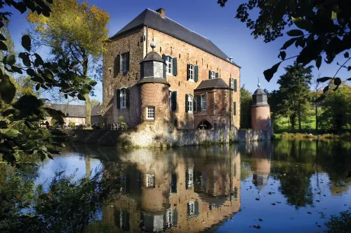 Fletcher Hotel-Restaurant Kasteel Erenstein Отели в г. Керкраде
