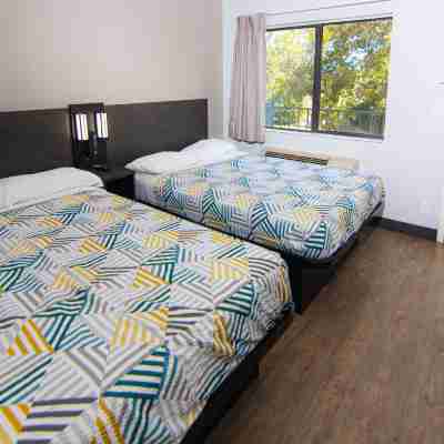 Motel 6 Lantana, FL Rooms