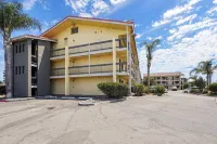 La Quinta Inn by Wyndham Costa Mesa / Newport Beach