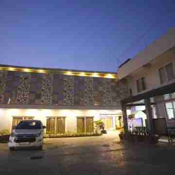 Temptation Ultimate (Prayagraj) Hotel Exterior