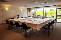 Harrison Beach Hotel Hotels in Harrison Hot Springs