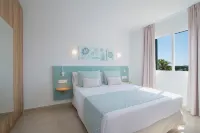 Pierre & Vacances Menorca Cala Blanes Các khách sạn gần Cala Macarelleta