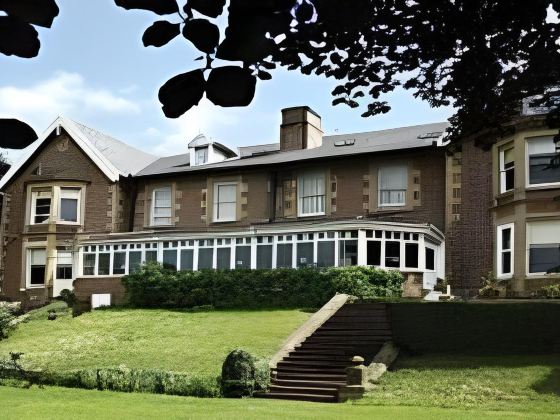 Eslington Manor