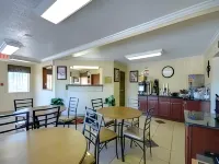 Super 8 by Wyndham Natchitoches - breakfast