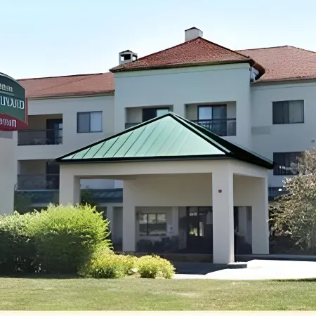 Courtyard Boston Westborough Отели в г. Вестборо