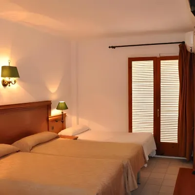 Hotel Haromar Hotels near شاطئ بلاجا دي جاربي (Platja de Garbi)