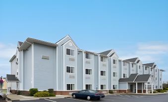 Microtel Inn & Suites by Wyndham Lillington / Campbell Univ